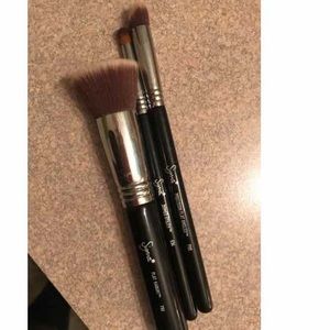 Makeup brushes